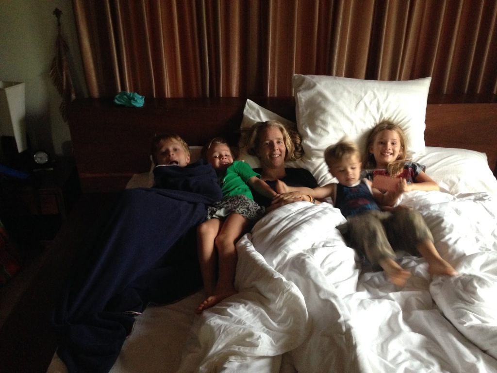 hotel-room-lots-of-kids